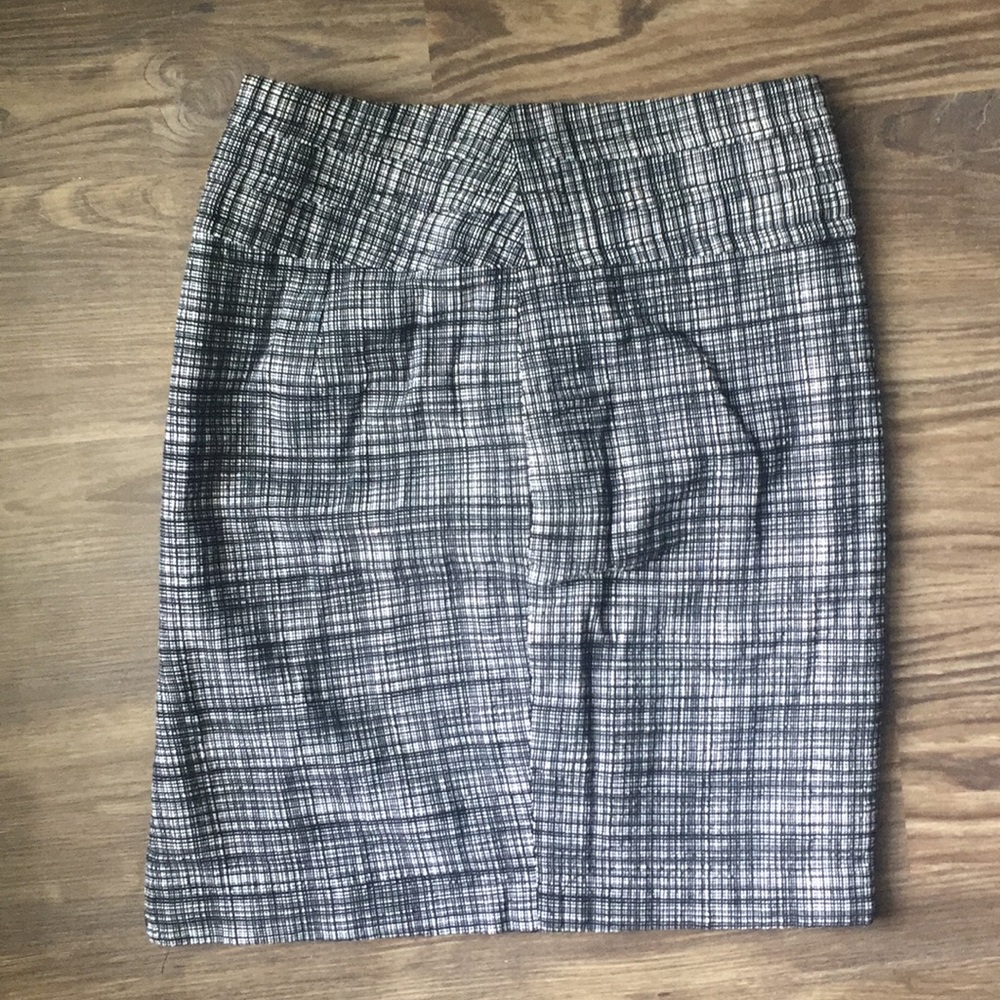 The Limited Checkered Pencil Skirt with Slit